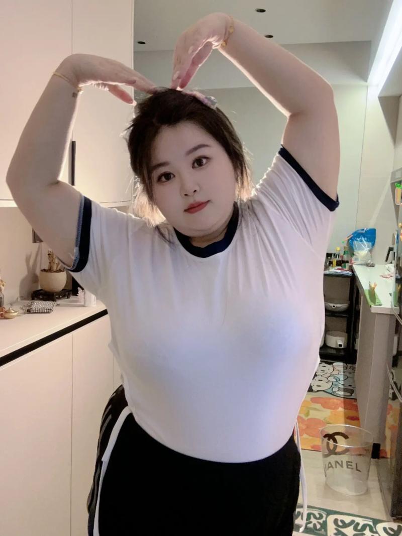  洗澡BBwBBwBBwBBW毛：放松与享受的美好时光